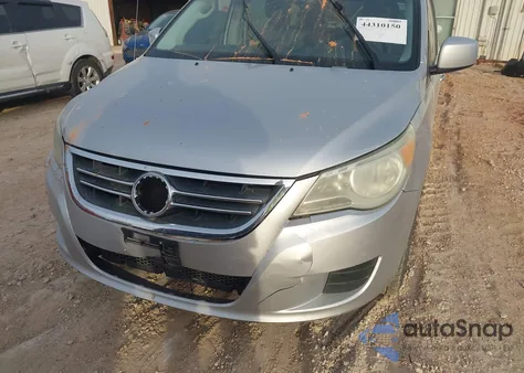 2010 Volkswagen Routan Se z USA, uszkodzony, nr VIN 2V4RW3D13AR231000